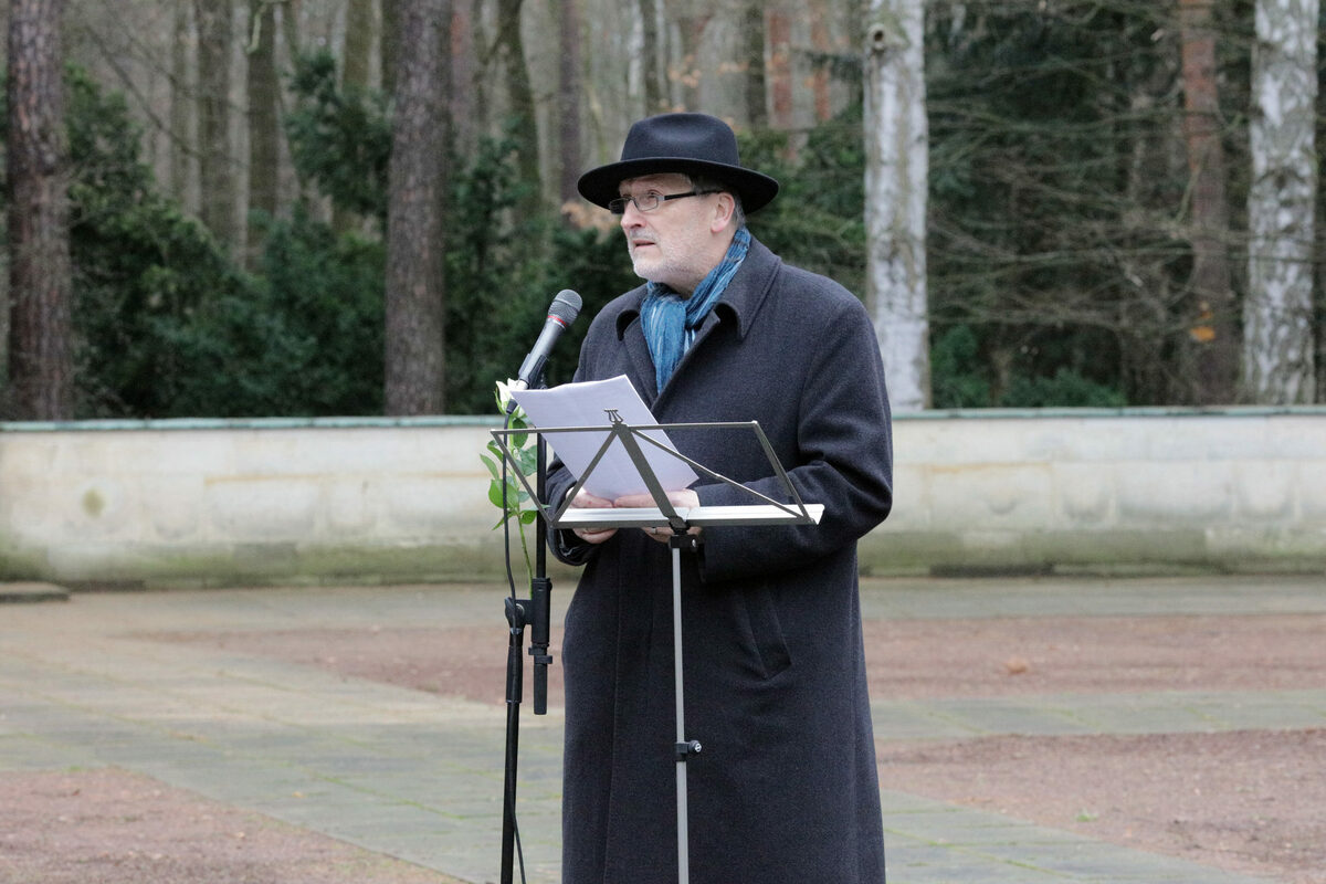 Redner - Gedenken auf dem Heidefriedhof