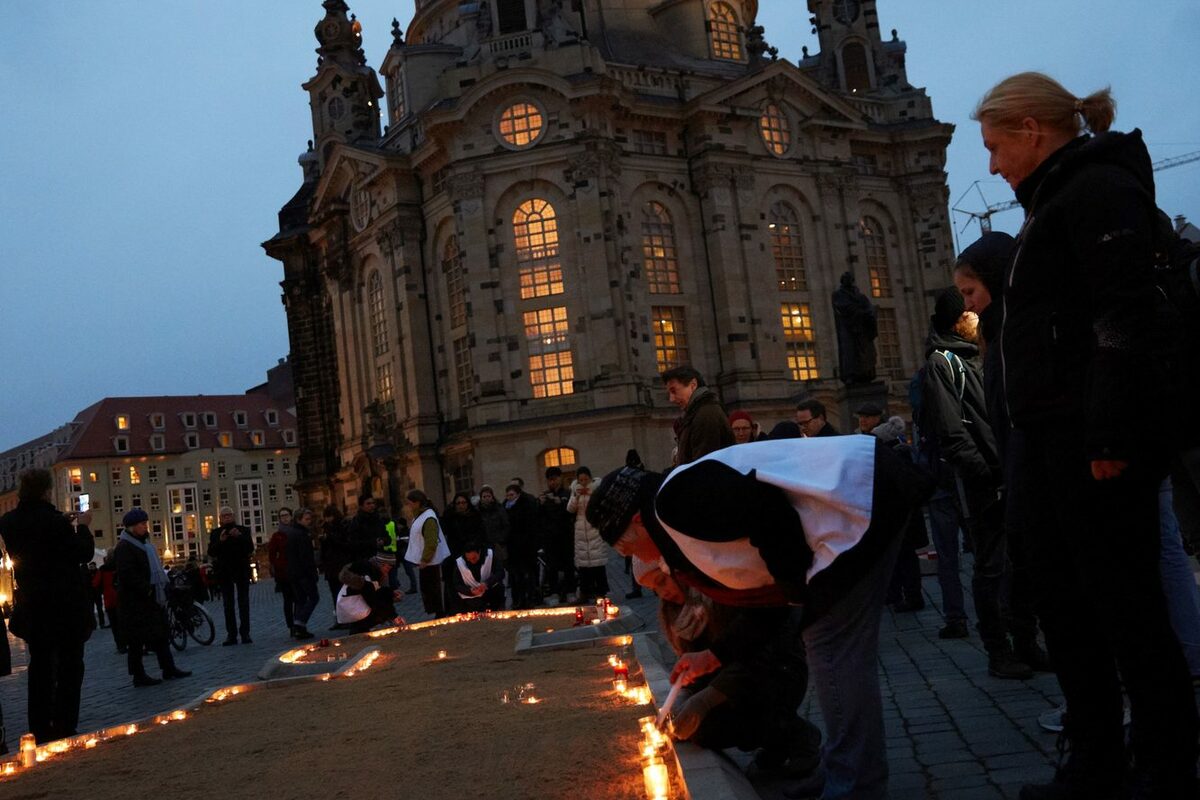 Kerzen vor der Frauenkirche