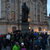 Menschen vor der Frauenkirche